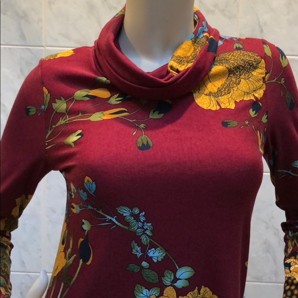 Long sleeve cowl neck floral print tunic top. - Picture 5 of 7